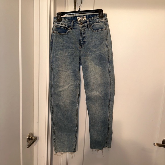We The Free Curvy High Rise Light Wash Vintage Straight Ankle jeans size 27 - Picture 5 of 10